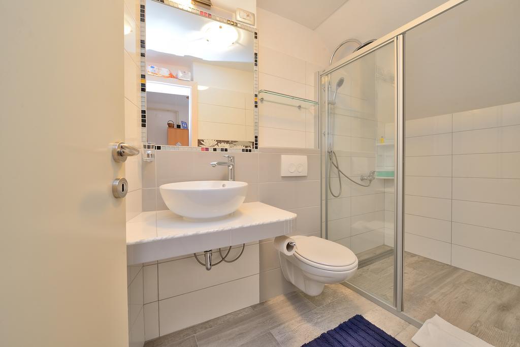 Apartments Karla & Marija Петркане Стая снимка
