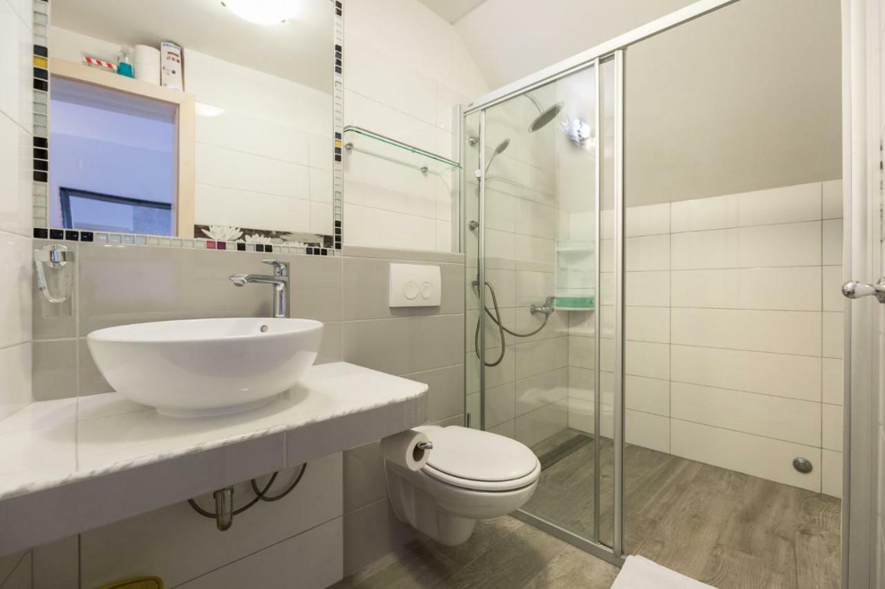 Apartments Karla & Marija Петркане Екстериор снимка
