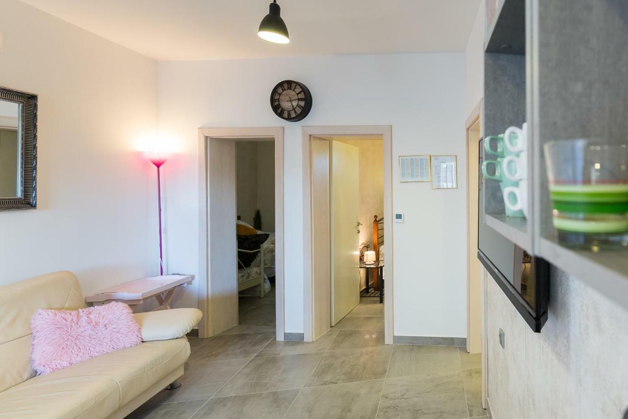 Apartments Karla & Marija Петркане Екстериор снимка
