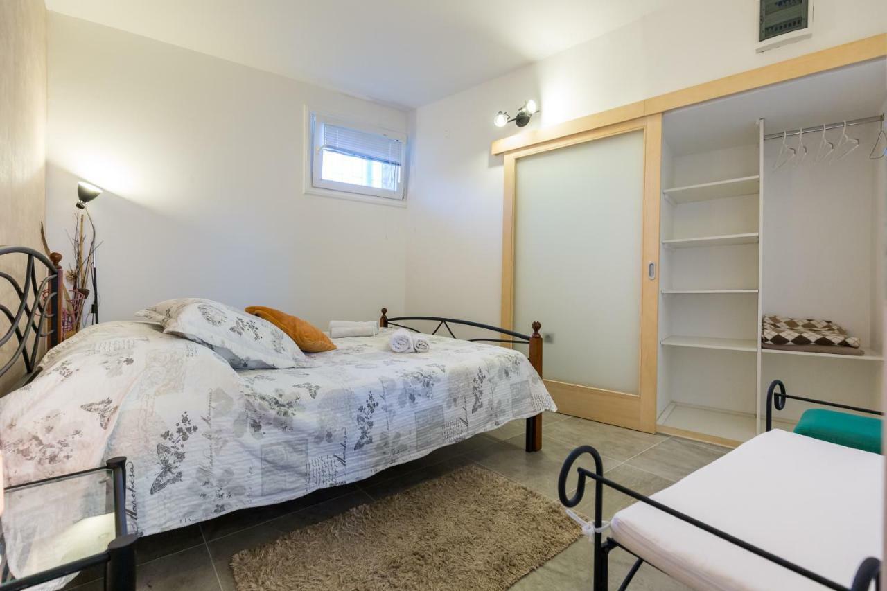 Apartments Karla & Marija Петркане Екстериор снимка